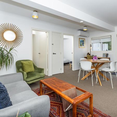 2 Bedroom Home Away From Home Near Cbd & Private Parking Hamilton Exteriör bild