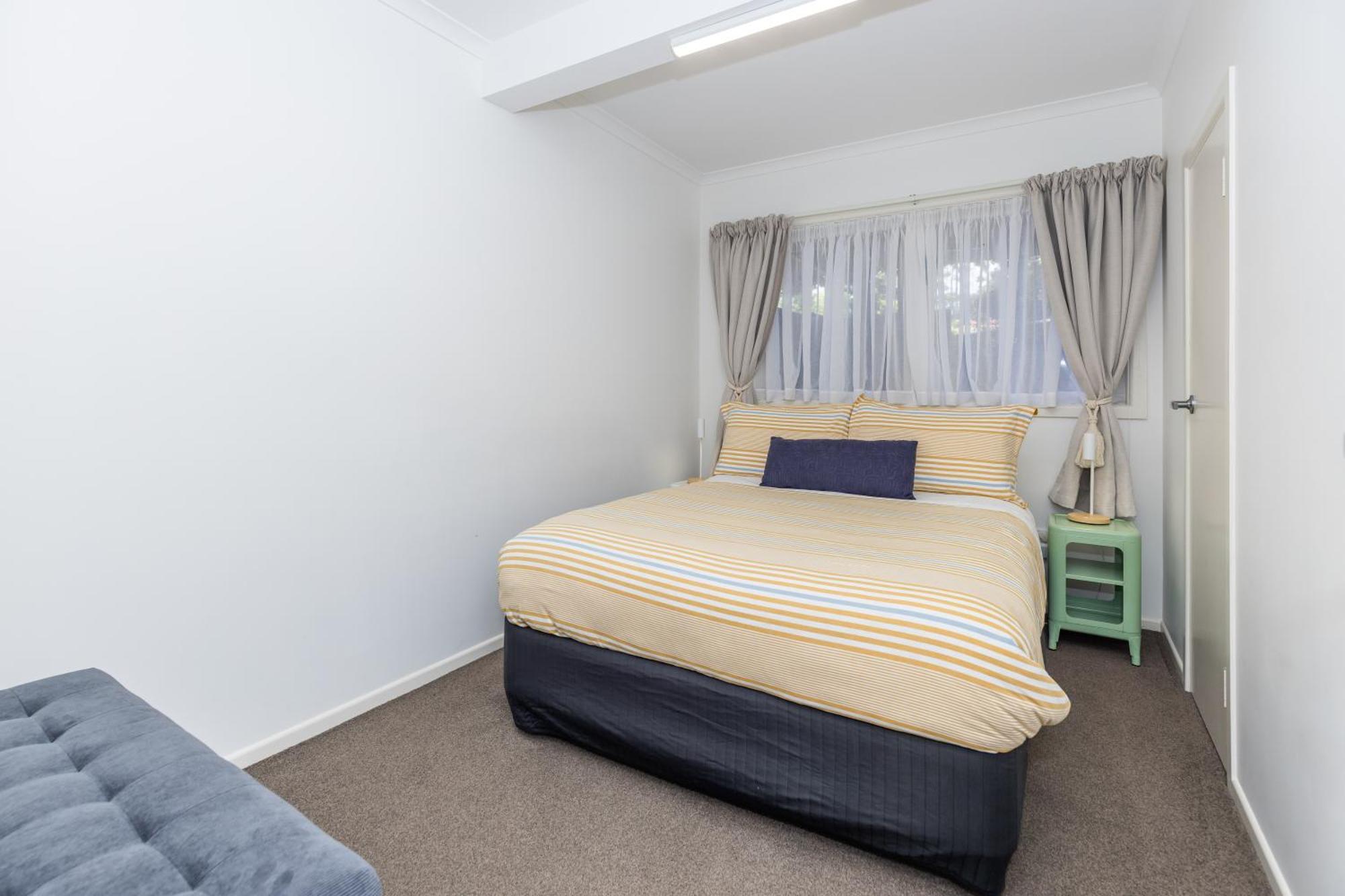 2 Bedroom Home Away From Home Near Cbd & Private Parking Hamilton Exteriör bild